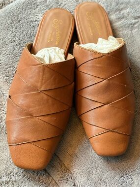 Seychelles Cognac Brown Leather Slip-On Mules, wore once, 8.5. Beautiful shoe